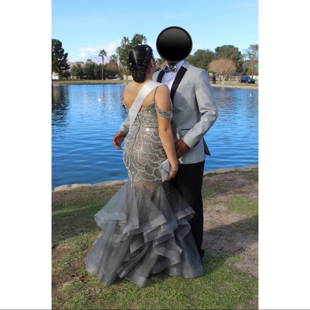PROM DRESS FOR SALE! - Picture 4 of 5